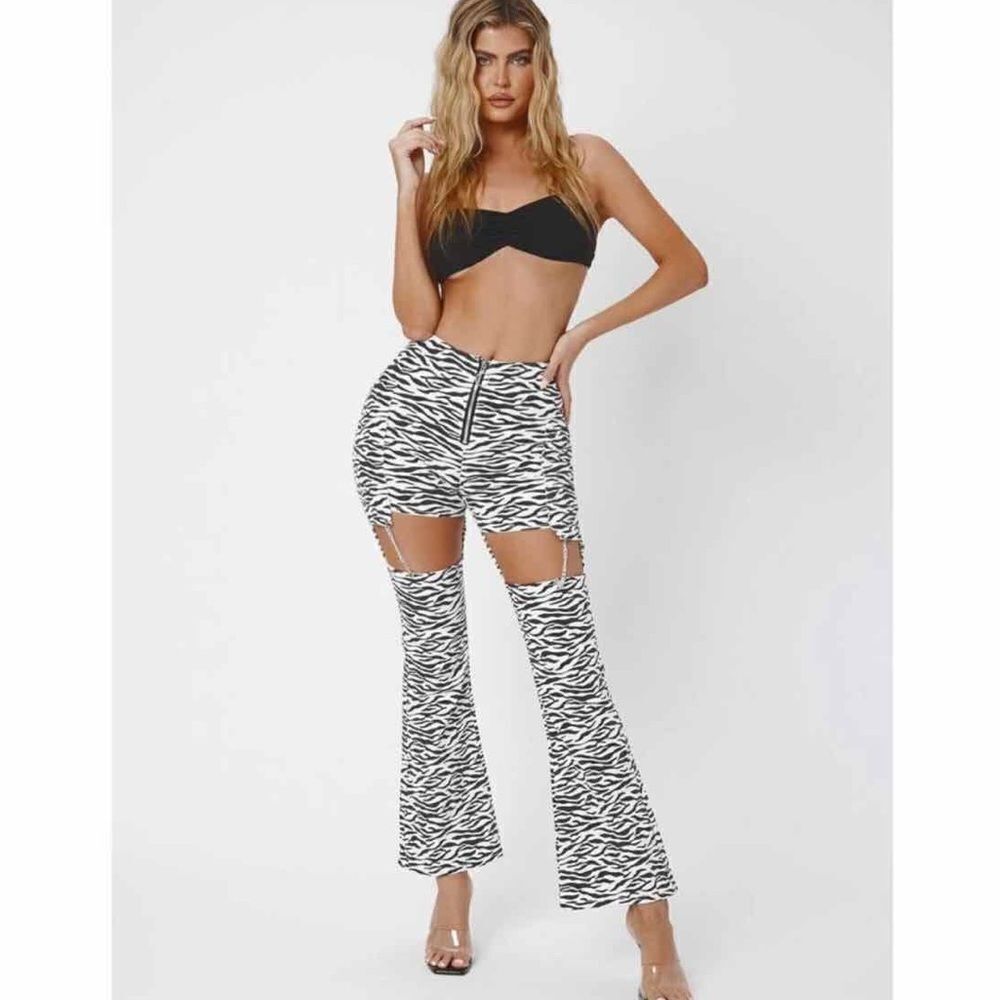 Zebra Print Cut Out Detail Jeans - Picture 7 of 9